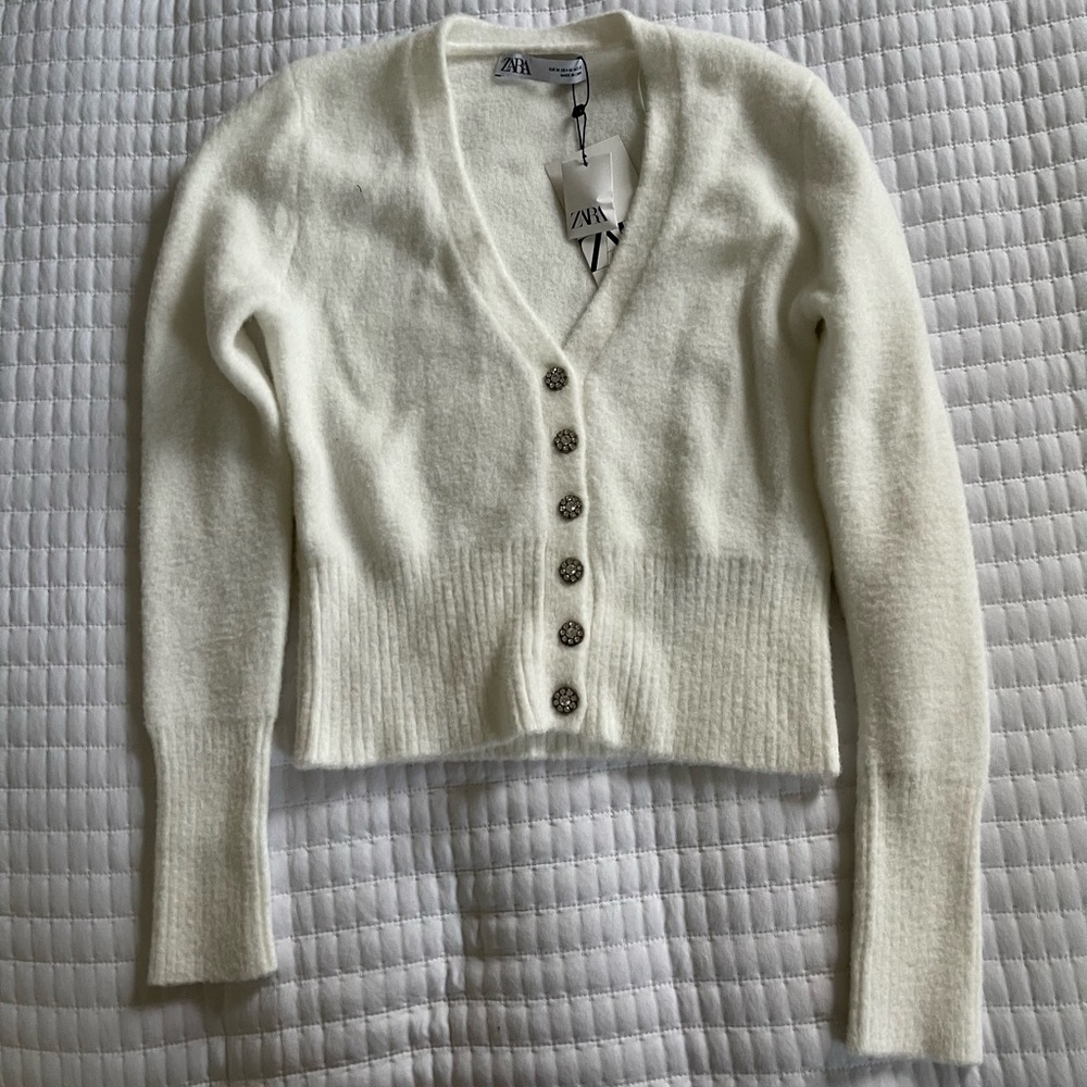 Zara sweater. NWT
